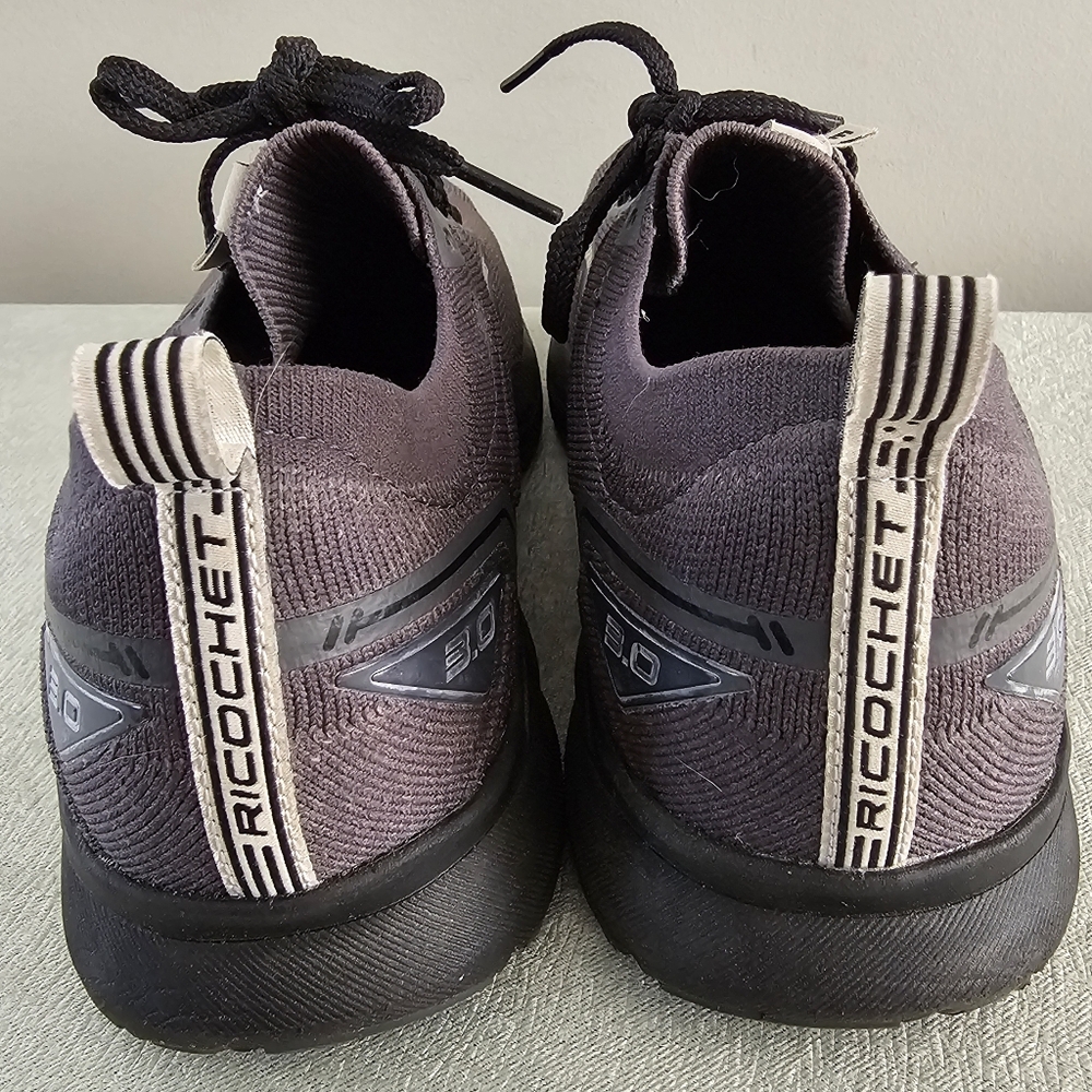 BROOKS Ricochet 3 Womens Gray & Black Athletic Running Shoes, Sneakers - Picture 7 of 9